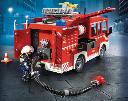 PlayMOBIL 9464 Caminhão de Bombeiros City Action com Canhão de Água Funcional, Bombeiro e Helicóptero - Brinquedo Divertido para Brincadeiras Imaginativas de Faz de Conta - Conjunto Adequado para Crianças a partir de 4 Anos.