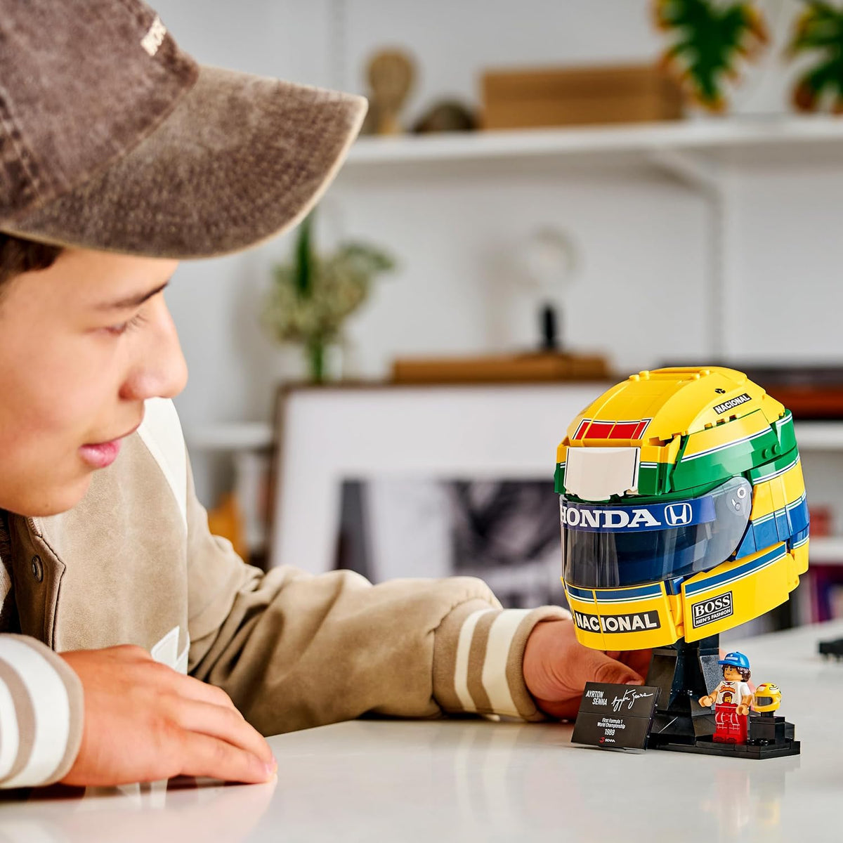 LEGO – Capacete de Ayrton Senna 43024 | Conjunto para meninos e meninas a partir de 14 anos, modelo para exibição, minifigura colecionável, produto de Fórmula 1, ideia de presente...