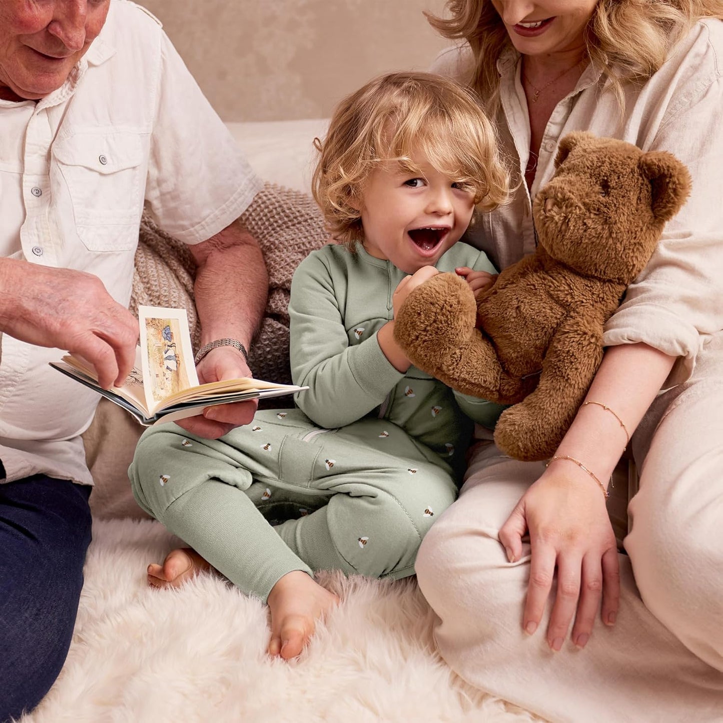 Love To Dream™ Macacão de dormir com pernas, 24-36 meses - Abelhas Oliva | Manga comprida, manta e edredom vestíveis leves | 2,5 Tog Ideal para inverno e outono (16–20°C) | Algodão lavável à máquina, zíper duplo