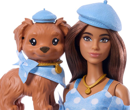 Barbie Looks Combinando com Cachorro de Estimação, Roupas e Acessórios Combinando em Azul com Bolinhas, como Boina e Bolsa, Cabelo Castanho, JFP38
