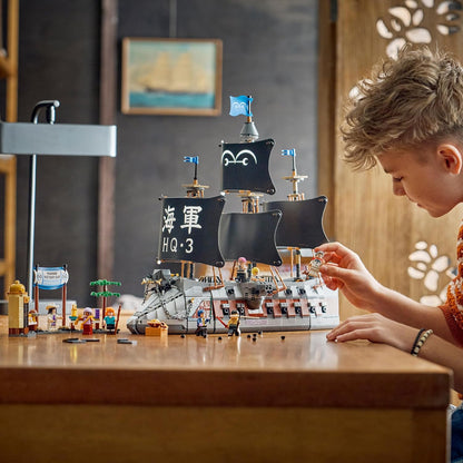 LEGO ONE PIECE Navio de Guerra da Marinha do Garp – Kit de Modelo de Barco com 8 Minifiguras (incluindo Zoro, Usopp e Nami) – Decoração para Quarto Infantil – Presente para Meninos, Meninas e Fãs a partir de 9 Anos – 75646