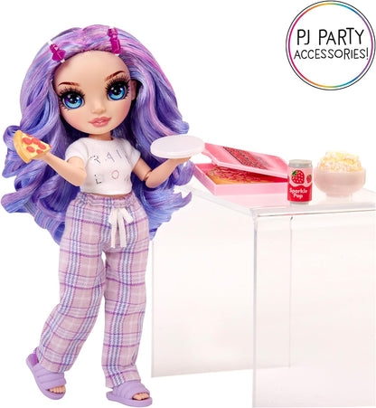 Rainbow High  Junior High PJ Party - Violeta (Roxo) - Boneca articulada de 22 cm com macacão macio, chinelos e acessórios para brincar - Brinquedo infantil - Ótimo para idades de 4 a 12 anos