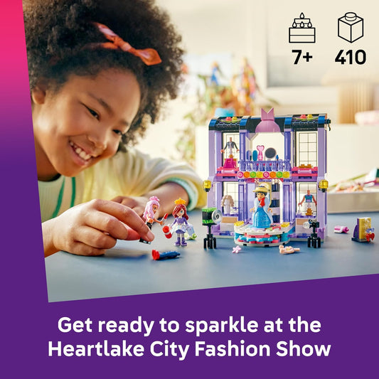 LEGO Friends Desfile de Moda de Heartlake City - Brinquedo de Vestir com 3 Mini Bonecas, Passarela, Roupas Personalizáveis incluindo Saia, Casaco, Chapéus e Acessórios - Presente Criativo para Meninas a partir de 7 Anos - 42685