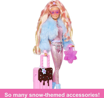 Barbie Boneca de viagem com moda de neve invernal, Barbie Extra Fly, macacão rosa brilhante e casaco de pele sintética, HPB16