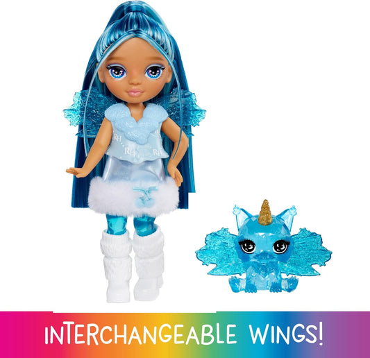 Rainbow High Littles Fadas Fantasia Arco-Íris e Animal de Estimação - Safira, Azul - Boneca pequena articulada de 14 cm e cachorro de estimação fantástico com asas de fada intercambiáveis, presente fofo para crianças a partir de 4 anos