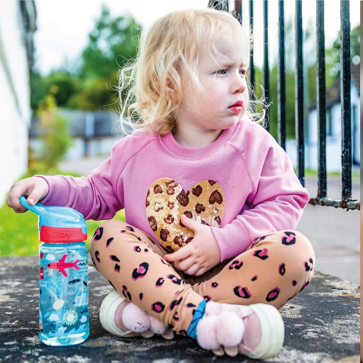 Nuby Garrafa de água Super Quench - Copo com canudinho antiderramamento para crianças pequenas | 540 ml/19 oz | Alça de transporte | Fluxo livre | Pode ser lavado na máquina de lavar louça e esterilizado | Copo adequado para crianças de 18 meses ou mais