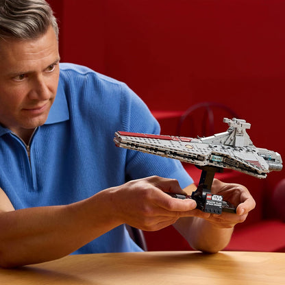 LEGO Star Wars 75441 Conjunto de Construção do Cruzador de Ataque Classe Venator para Adultos - Kit de Modelo de Nave Estelar da República - Decoração para Sala de Estar e Prateleira - Presente Colecionável para Fãs de A Vingança dos Sith