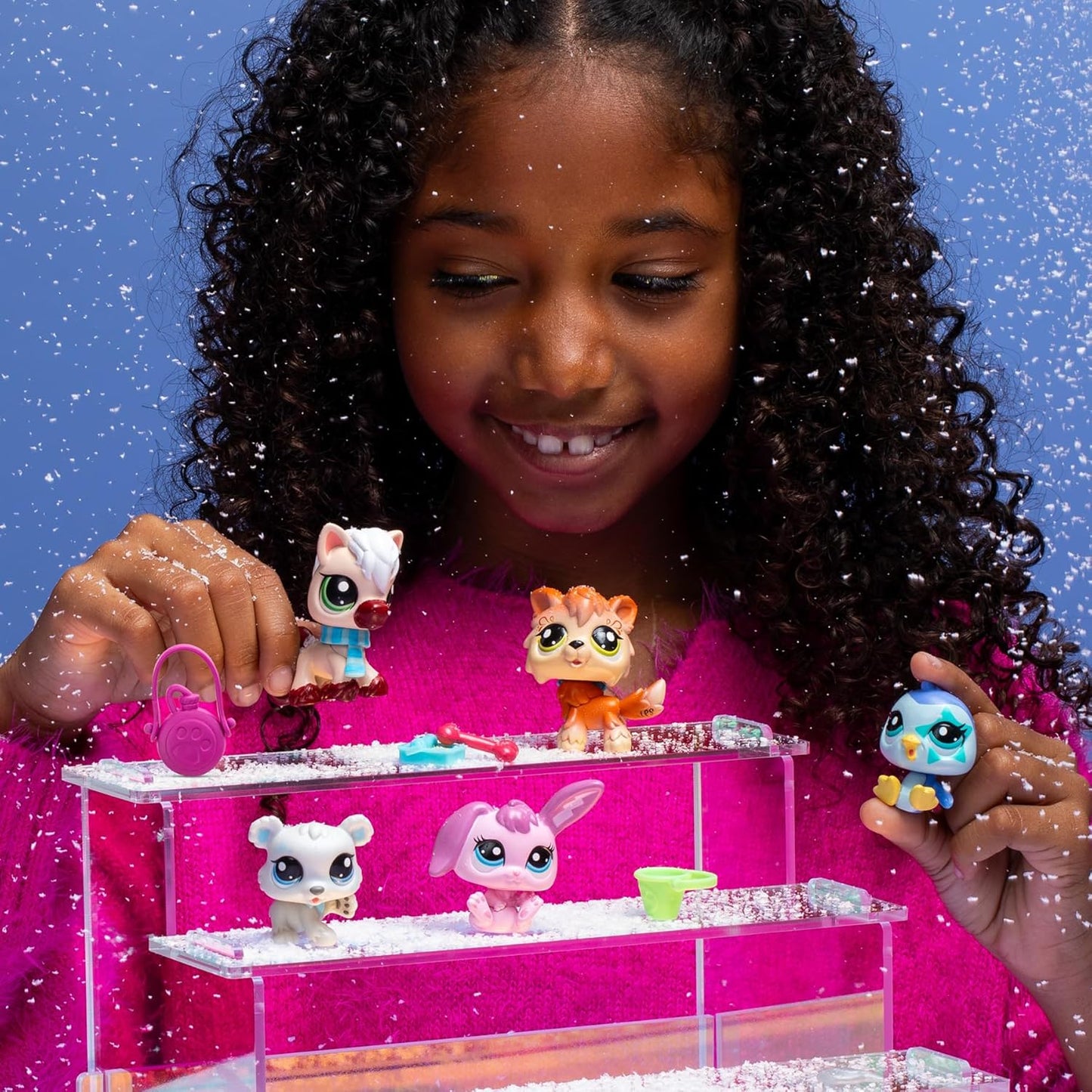 Littlest Pet Shop Série 2 - Pacote Colecionável com 5 Amigas de Inverno | O pacote contém 5 mini brinquedos LPS, 7 acessórios, 1 cartão colecionável e 1 código virtual | Brinquedos colecionáveis para meninas e meninos