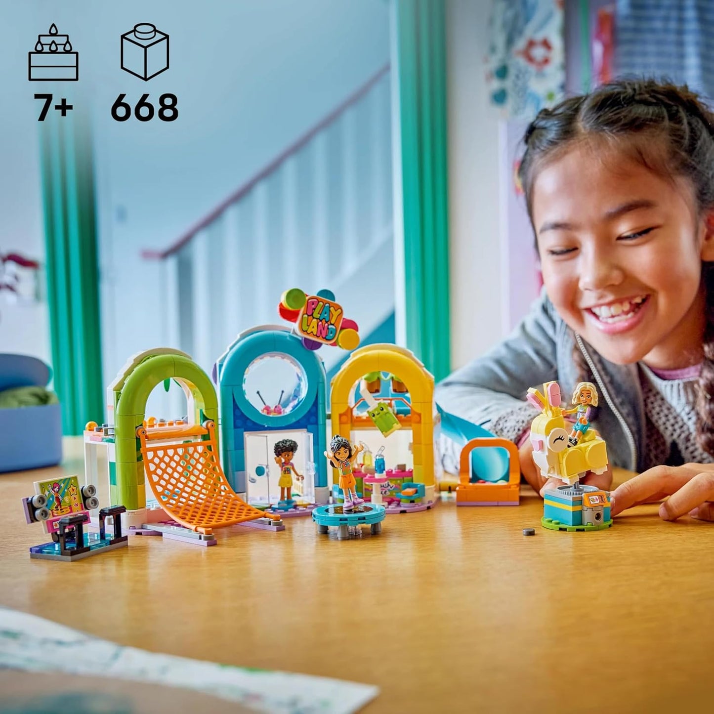 LEGO Friends Parque Infantil Divertido para Ambientes Fechados - Brinquedo Criativo com Escorregador, Piscina de Bolinhas, Carrossel, Lanchonete, 3 Mini Bonecas e Acessórios - Presente de Aniversário para Meninas a partir de 7 Anos - 42686
