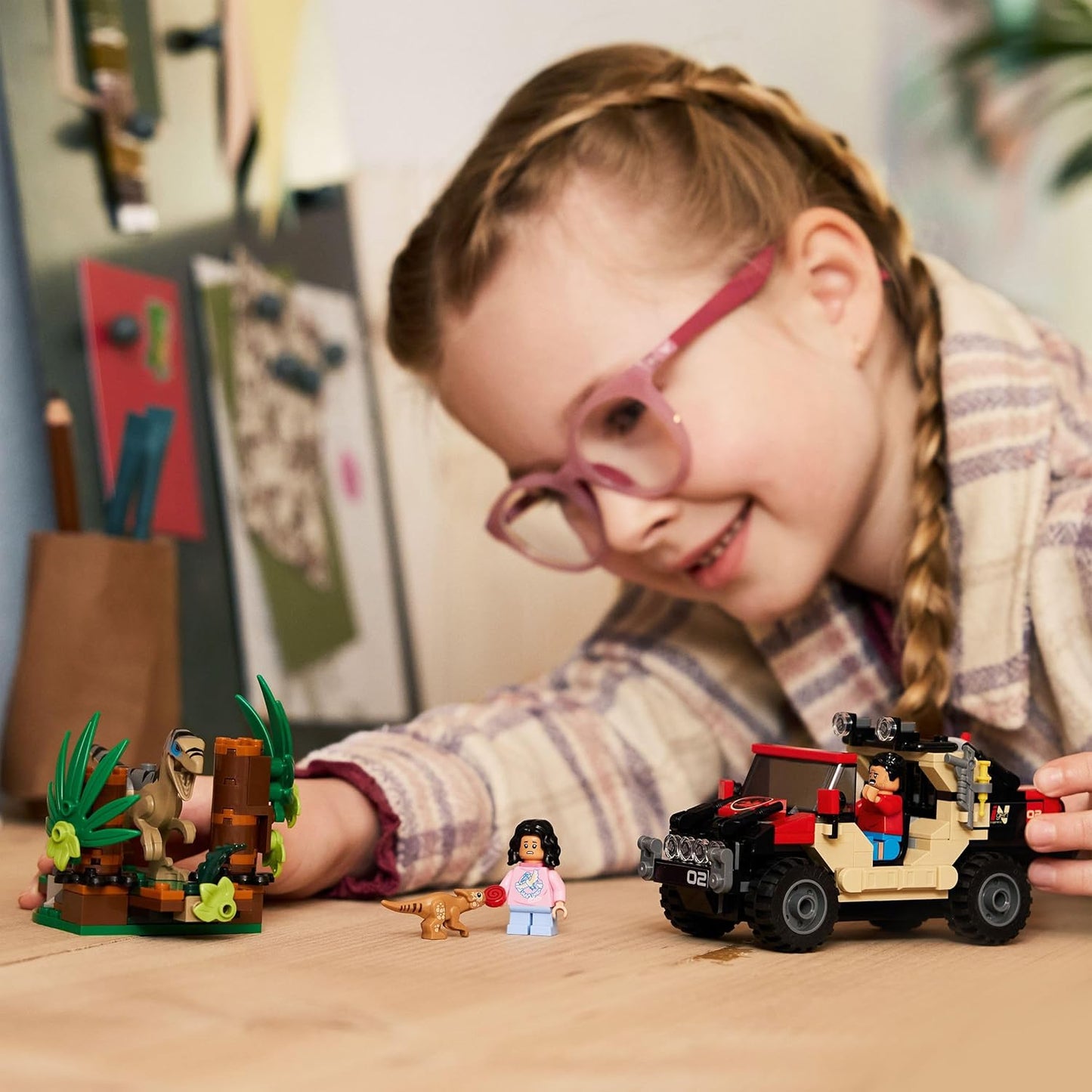 LEGO Jurassic World Raptor Off-Road Escape Dinossauro Brinquedo - inclui 2 figuras de dinossauro, carro off-road e 2 minifiguras - Presente para meninos e meninas a partir de 6 anos e fãs do filme Rebirth - 76972