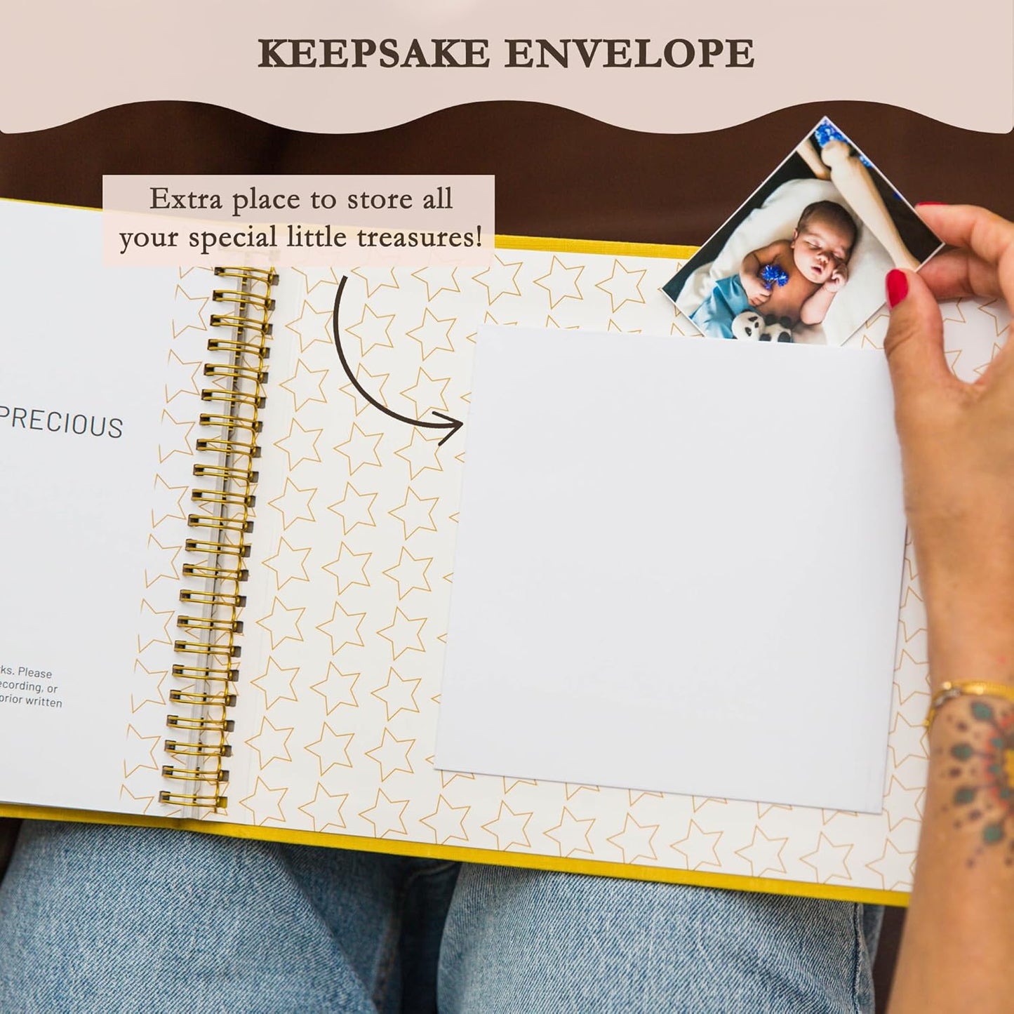 Livro de memórias LOVE ON para bebês com kit de mãos e pés sem tinta grátis - Diário dos primeiros 5 anos para bebês com capa elegante de linho e folha de ouro em relevo - Inclusivo para todos os tipos de família