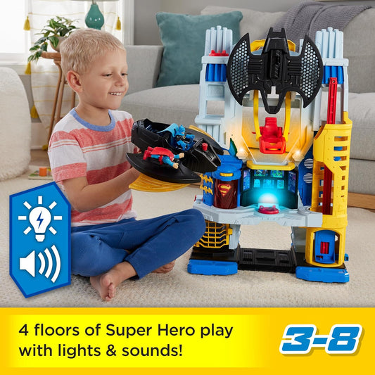 Imaginext DC Super Friends Batman Playset Quartel-General Supremo 60 cm de altura com luzes, sons, figuras e acessórios para crianças a partir de 3 anos, HNW08