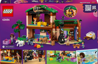 LEGO Friends Rancho e Estábulo de Pôneis - Inclui 3 figuras de cavalos, 4 mini bonecas e um gato, além de acessórios divertidos - Presente criativo para meninas a partir de 7 anos - 42654