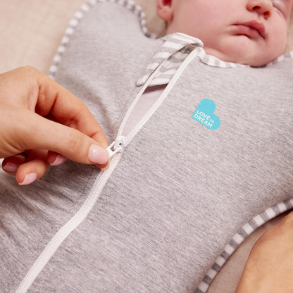 Love To Dream™ Swaddle UP™, Tamanho Pequeno (3,5-6kg), Cor Bordô, Ajuste Perfeito, Favorece uma Rotina de Sono Saudável, 1.0 TOG Ideal para Temperaturas de 20-24°C, Algodão Elástico Lavável à Máquina, 2 Zíperes