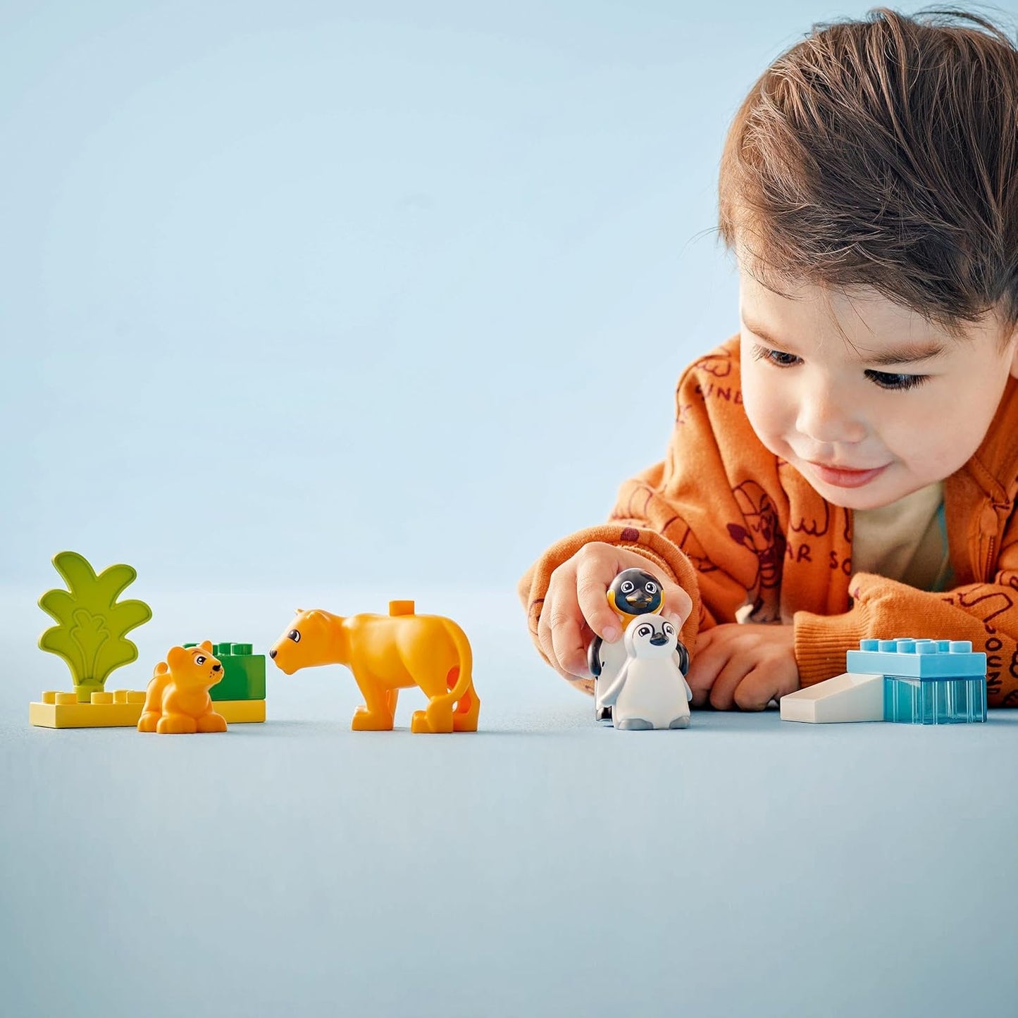 LEGO DUPLO Famílias de animais selvagens Brinquedo Montessori educacional de pinguins e leões para meninas e meninos de 2 anos ou mais, conjunto de construção Sparks