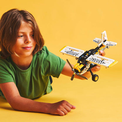 LEGO Brinquedo de avião Technic Bush - Conjunto de modelo de avião para meninos e meninas com mais de 8 anos - Hélice giratória e motor de pistão para dramatização imaginativa - Idéia de presente de aniversário infantil