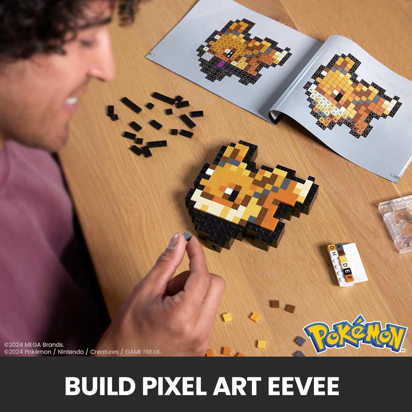 MEGA Conjunto de construção de bonecos de ação Pokémon, Eevee com 323 peças e estilo pixel retrô, para decoração de mesa ou parede, brinquedo de construção e exibição para colecionadores, HTH78