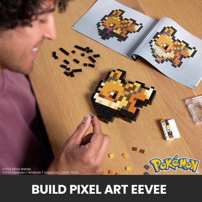 MEGA Conjunto de construção de bonecos de ação Pokémon, Eevee com 323 peças e estilo pixel retrô, para decoração de mesa ou parede, brinquedo de construção e exibição para colecionadores, HTH78