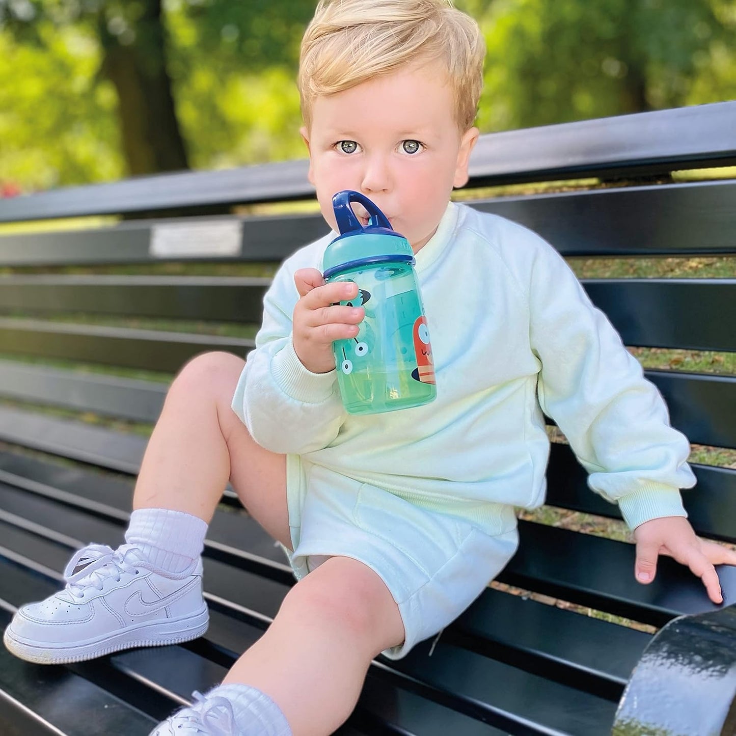 Nuby  Garrafa de água Mighty Swig - Copo com canudinho antiderramamento para crianças pequenas | 360 ml / 12 oz | Alça de transporte | Pode ir à máquina de lavar louça e ao micro-ondas | Copo adequado para crianças de 18 meses ou mais