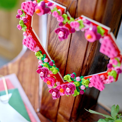 LEGO Conjunto de ornamento de coração criador, brinquedo de construção para meninas e meninos de 9 anos ou mais, decoração de quarto infantil ou acessório de parede, ideia 40638