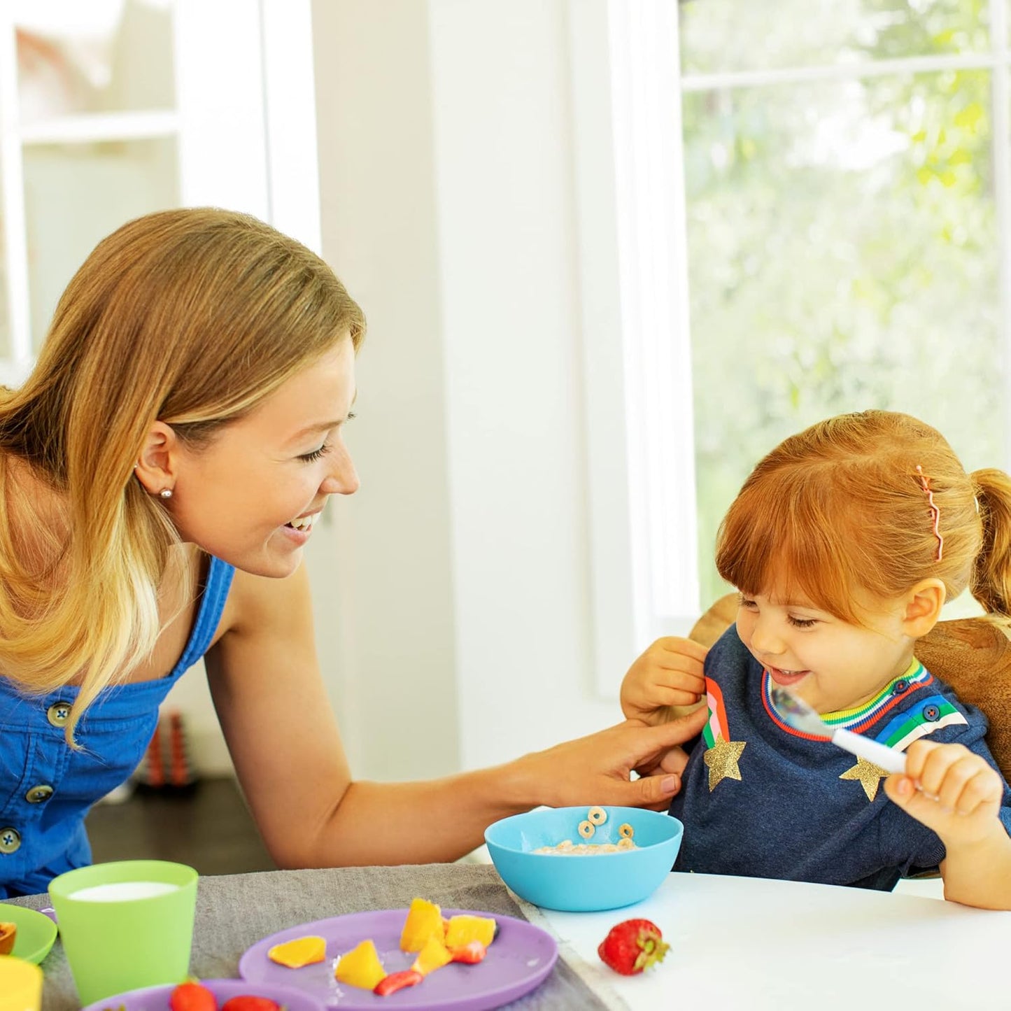 Munchkin Conjunto de colheres para desmame de bebê com alças ergonômicas, tigelas para bebês - conjunto de tigelas de plástico brilhantes, xícaras para crianças, conjunto de pratos para bebês | Pratos empilháveis para crianças,