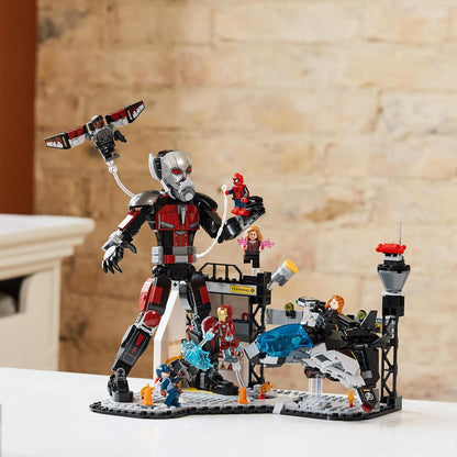 LEGO Marvel Capitão América: Batalha de Ação da Guerra Civil - Brinquedo de construção de super-heróis com 8 minifiguras incl. Homem de Ferro, Homem-Aranha e Pantera Negra - Presente