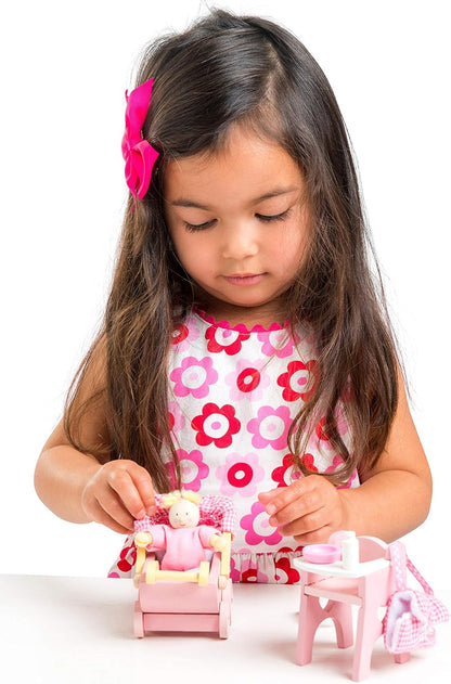 Le Toy Van -Conjunto de jogos de berçário de casa de boneca de madeira para casas de bonecas | Conjuntos de móveis para casa de bonecas Daisylane - adequados para maiores de 3 anos