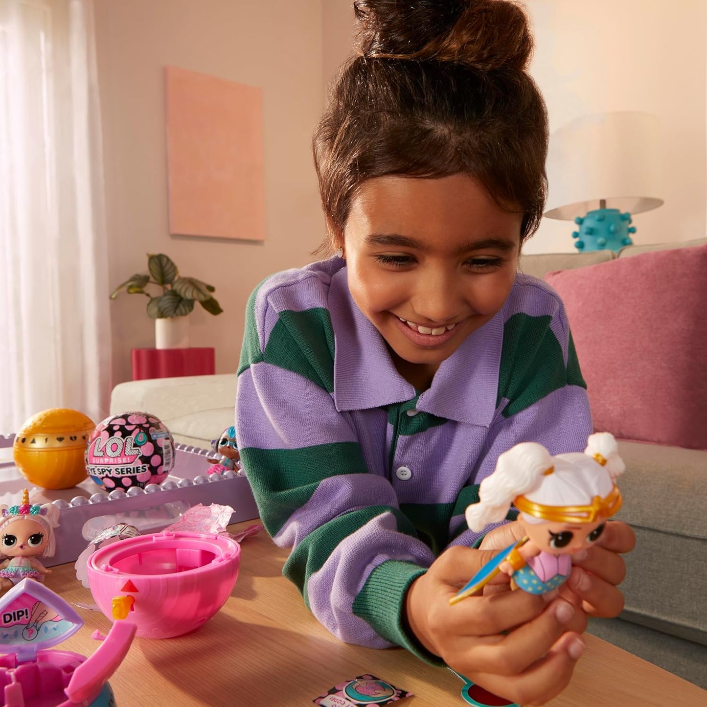 L.O.L. Surprise! Eye Spy Series Tots - Inclui 1 boneca, embalagem surpresa, mudança de cor, várias surpresas para revelar, vem com roupas e acessórios, colecione todas as 8 bonecas.