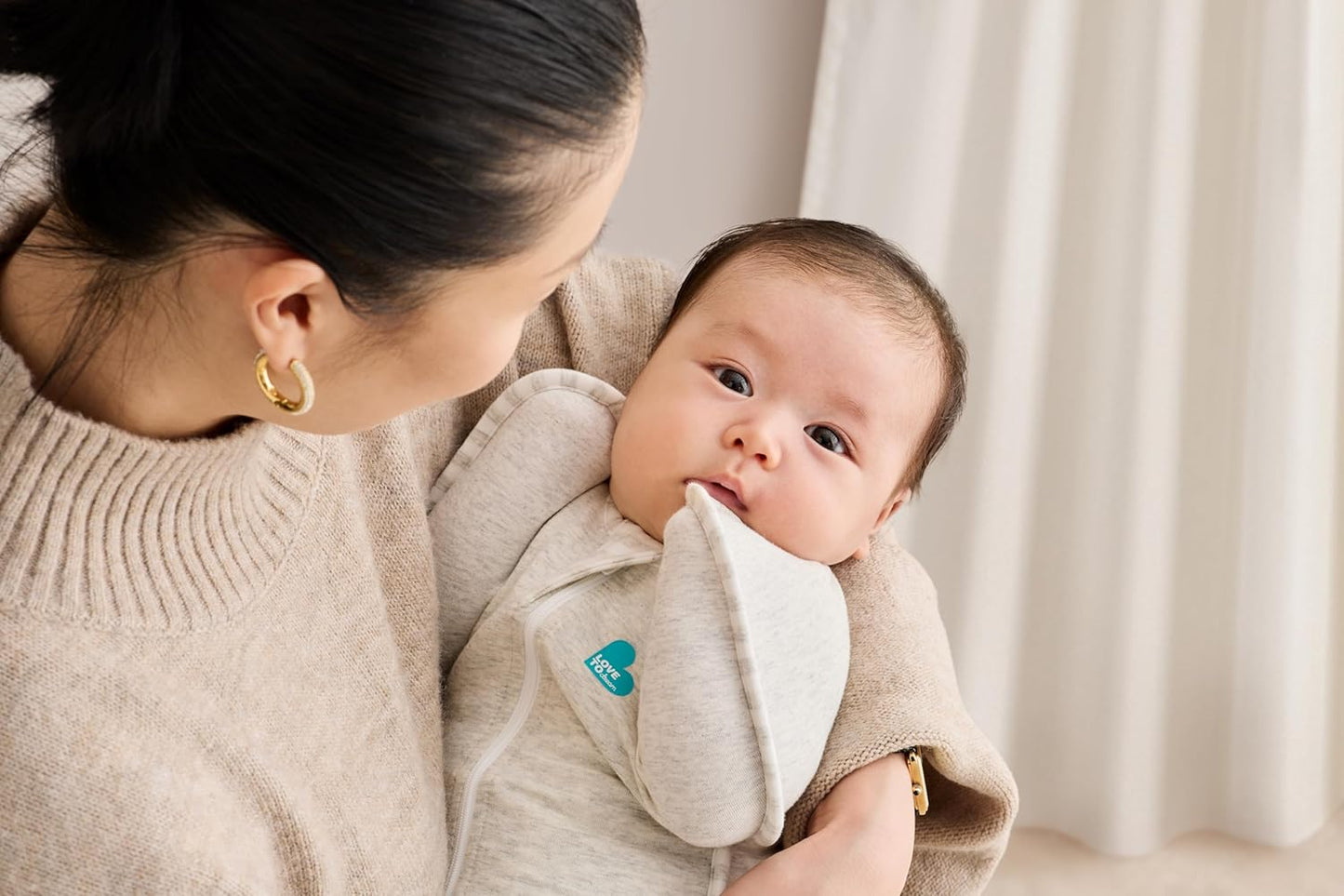 Love To Dream™ Swaddle UP™, Médio 6–8,5 kg – Sand Dollar | Ajuste perfeito, promove uma rotina de sono saudável | 1.0 Tog Ideal para primavera e verão (20–24°C) | Algodão lavável à máquina e zíper duplo