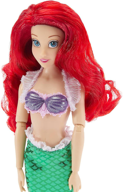 Disney Boneca Clássica Oficial da Ariel da Store para Crianças, A Pequena Sereia, 30 cm, Brinquedo Totalmente Articulado com Cauda de Sereia Brilhante, Cabelo Vermelho Vibrante e Amigo Personagem Surpresa – Indicado para Maiores de 3 Anos