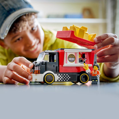 LEGO City Food Truck de Batatas Fritas - Kit de Modelo de Veículo com Loja Removível, 2 Minifiguras e Acessórios de Comida de Brinquedo - Ideia de Presente de Aniversário para Meninos a partir de 5 Anos - 60488