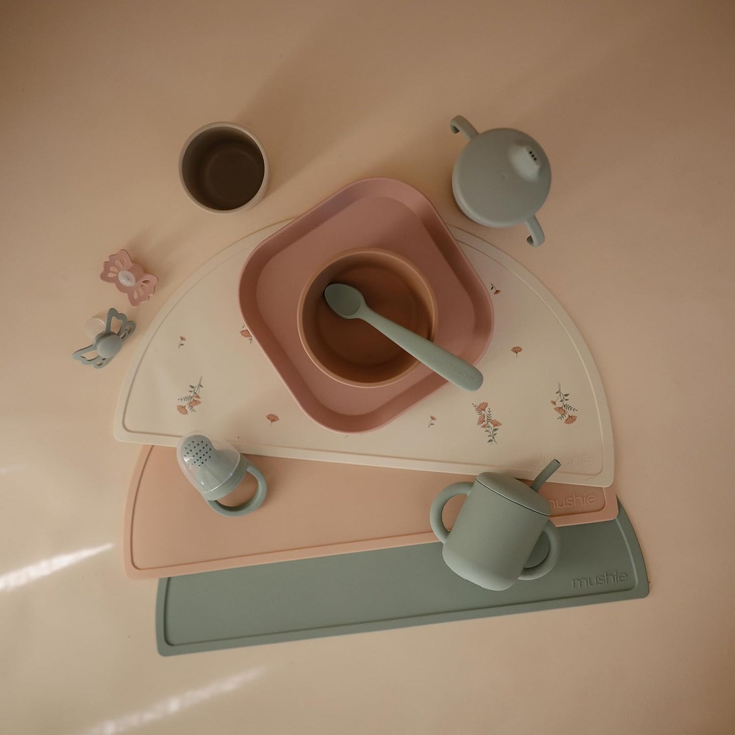 Mushie Dinnerware Plates for Kids | Tableware Set of 2 | Reusable BPA Free | Dishwasher & Microwave Safe | Made in Denmark | Square (Blush)
