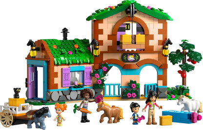 LEGO Friends Rancho e Estábulo de Pôneis - Inclui 3 figuras de cavalos, 4 mini bonecas e um gato, além de acessórios divertidos - Presente criativo para meninas a partir de 7 anos - 42654