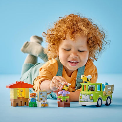 LEGO DUPLO Town Cuidando de Abelhas e Colméias, Brinquedo de Aprendizagem Infantil com Caminhão Dirigível, Colméia e 2 Figuras, Brinquedos de Desenvolvimento Infantil e Atividades, Presentes para Crianças, Meninos e Meninas com 2 anos ou mais 10419