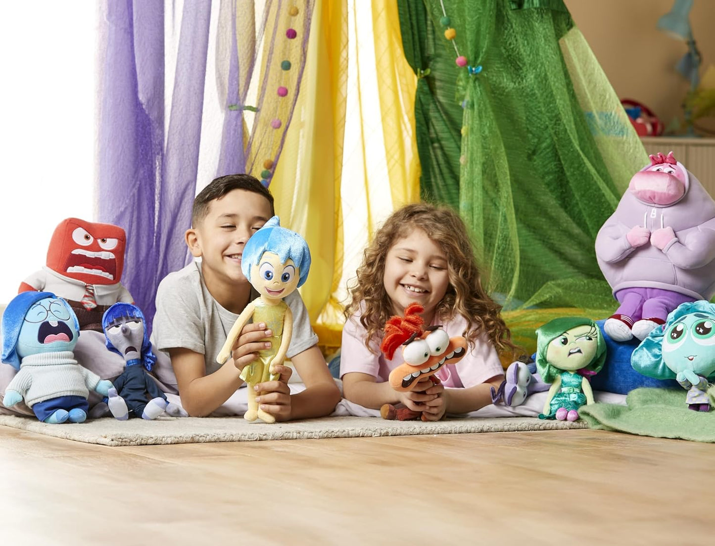 Disney Store Brinquedo macio oficial da tristeza, Inside Out 2, 28 cm/11”, figura de personagem de pelúcia pequena e fofinha para crianças, adequada para idades de 0+