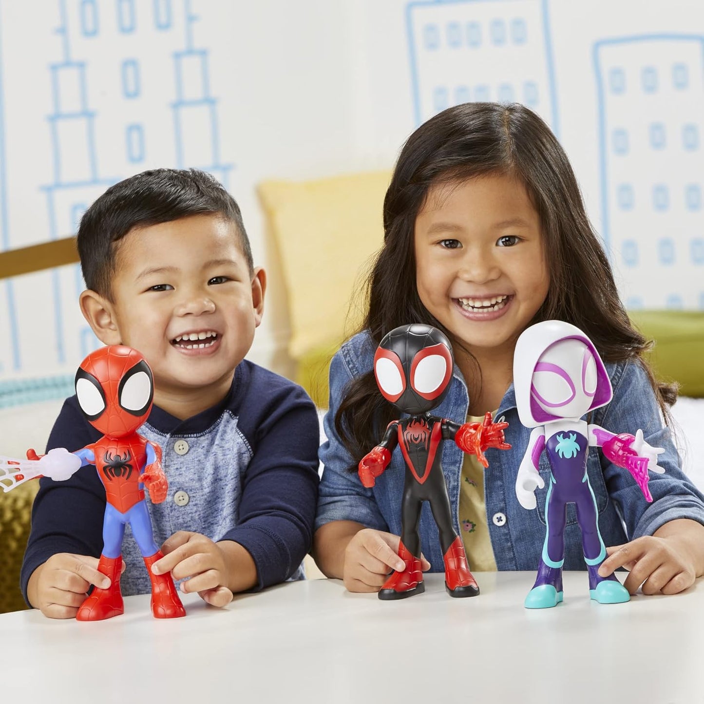 Homem-Aranha e seus Incríveis Amigos Marvel - Conjunto com 3 Figuras de Ação Superdimensionadas de 22,5 cm