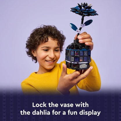 LEGO Wednesday Black Dahlia Flower Toy - Modelo que abre para brincar e exibir, com 2 mini bonecas e acessórios - Presente para meninas e meninos a partir de 9 anos e fãs da série de TV - 76784