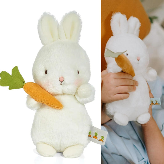 BUNNIES BY THE BAY Coelho de Pelúcia da Ilha do Grilo Bud | Este coelhinho de pelúcia recém-nascido tem pelo extra macio | 24 cm de altura | Seguro para bebês | Este coelhinho de pelúcia super fofo vem com sua cenoura favorita para mordiscar