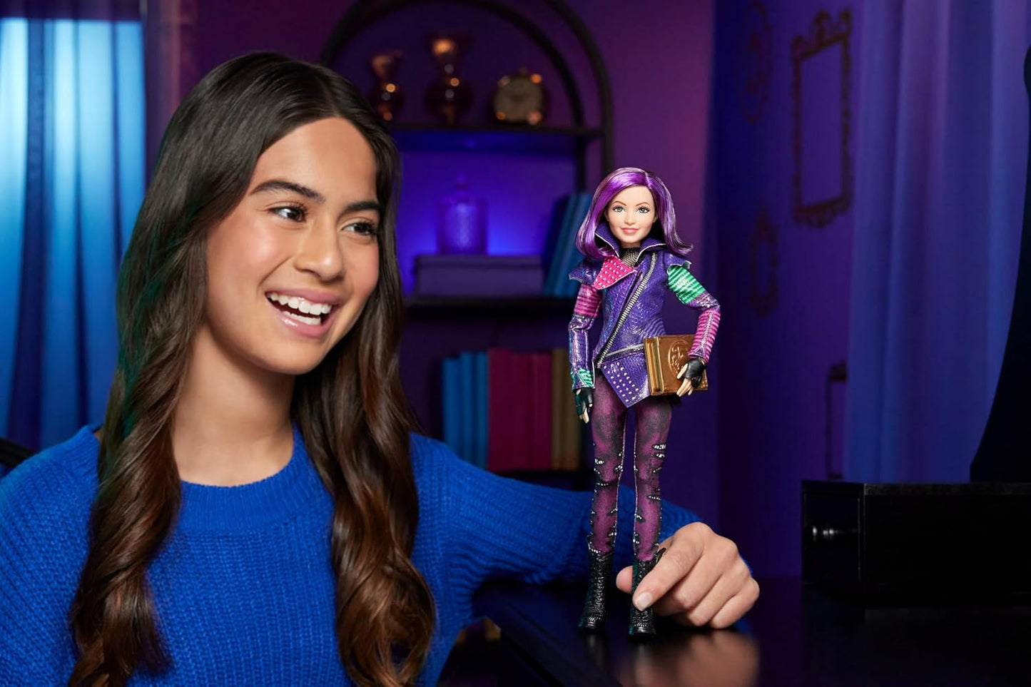 Mattel Boneca Descendentes – Mal da Ilha dos Perdidos (Edição de 10º Aniversário) com Roupa Removível, Acessório e Articulações Flexíveis, Inspirada nos Filmes, JFG74, 28 cm | Boneca com