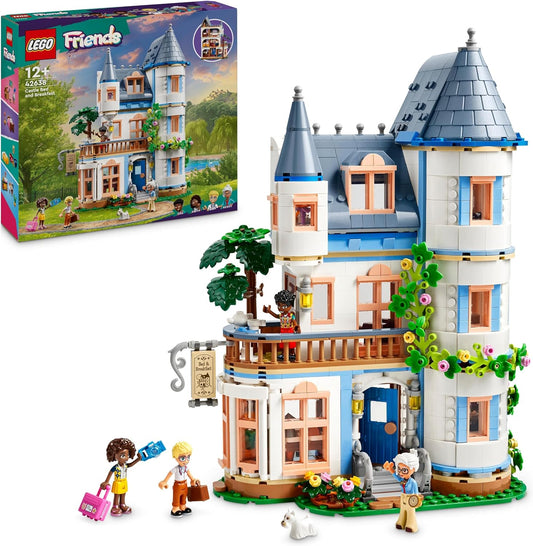 LEGO Friends Castle Bed and Breakfast Hotel Playset, juguete de construcción para niños a partir de 12 años, con 4 minimuñecas, una figura de perro y accesorios, idea de regalo para niñas, niños y adolescentes 42638