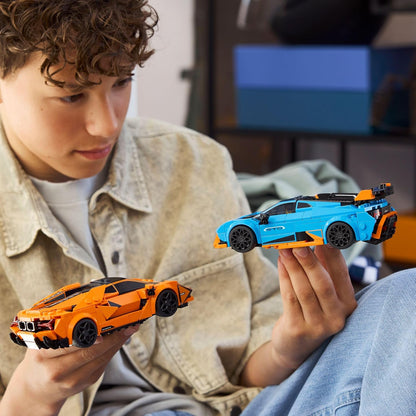 LEGO Speed Champions Lamborghini Revuelto e Huracán STO - Kit de Modelo de Carros de Corrida de Brinquedo com 2 Minifiguras de Pilotos - Presente de Aniversário para Meninos a partir de 10 Anos - 77238