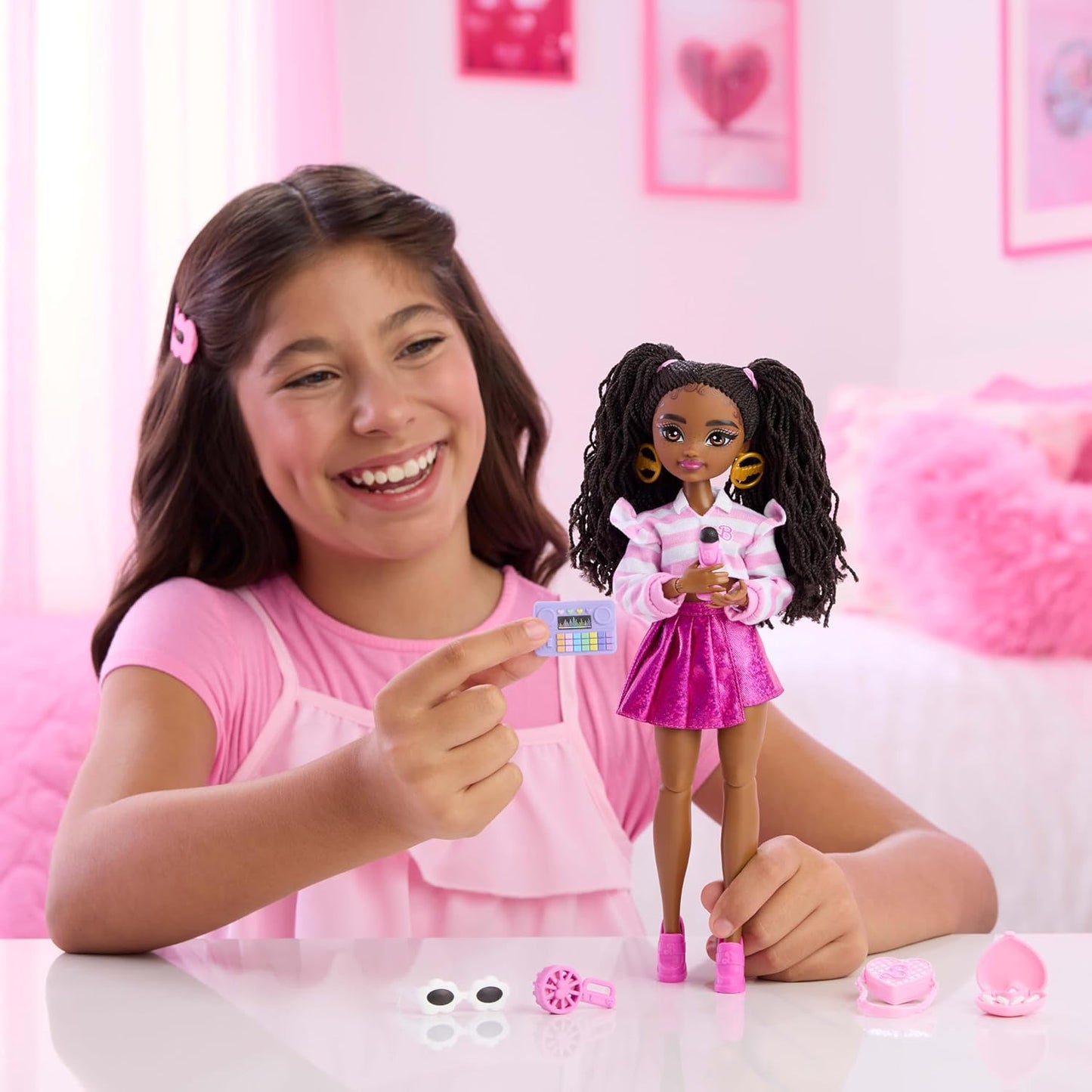 Barbie Dream Besties Brooklyn - Boneca Fashion e Acessórios, Articulada, com Cabelo Castanho e Peças de Brinquedo com Tema de Dança, JKP51