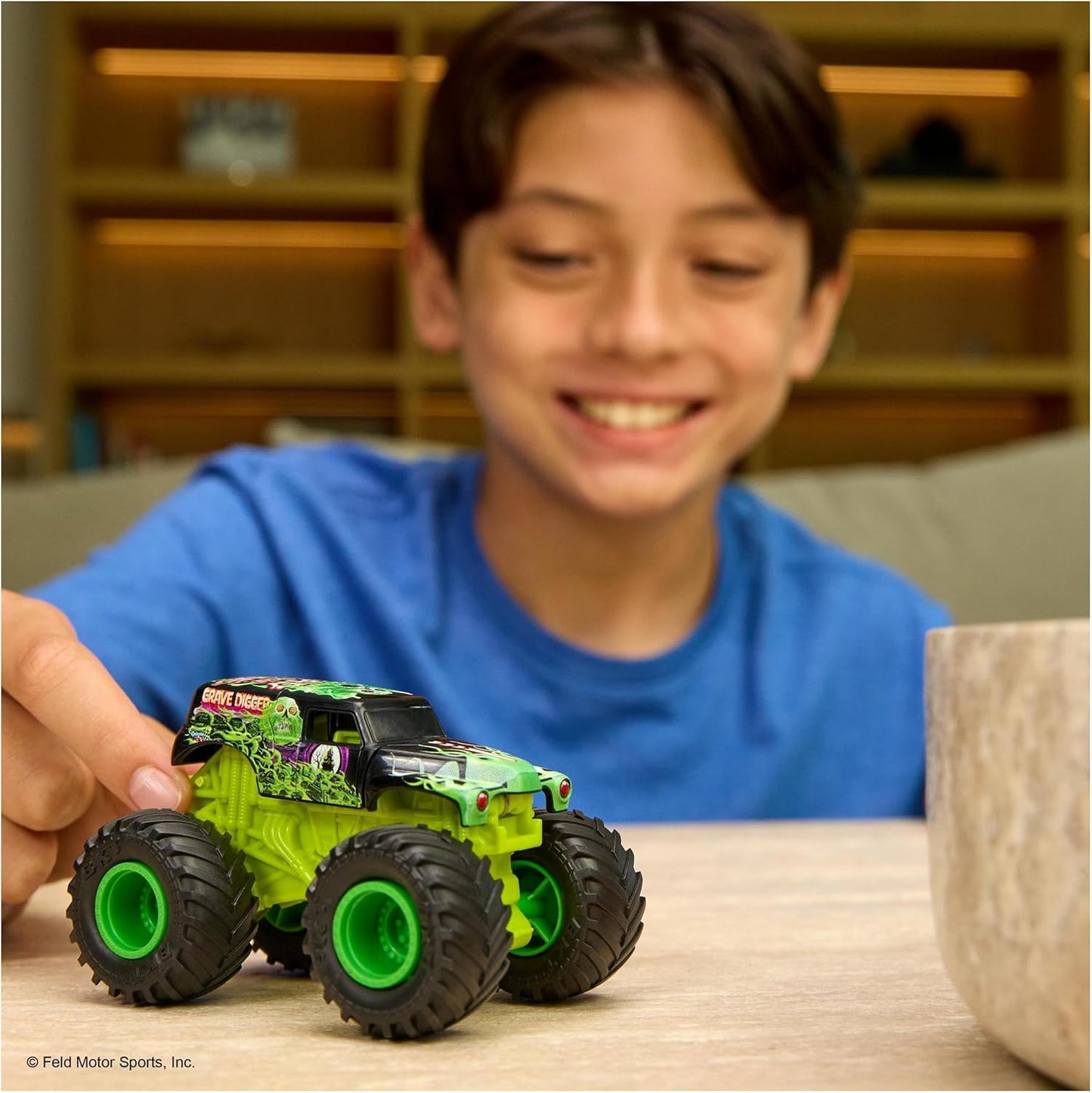 Monster Jam Smash & Bash, Caminhão Monstro Reparável em Miniatura 1:64, Brinquedo Infantil para Meninos e Meninas a partir de 3 Anos, MODELOS VARIADOS (ENVIADOS ALEATORIAMENTE)
