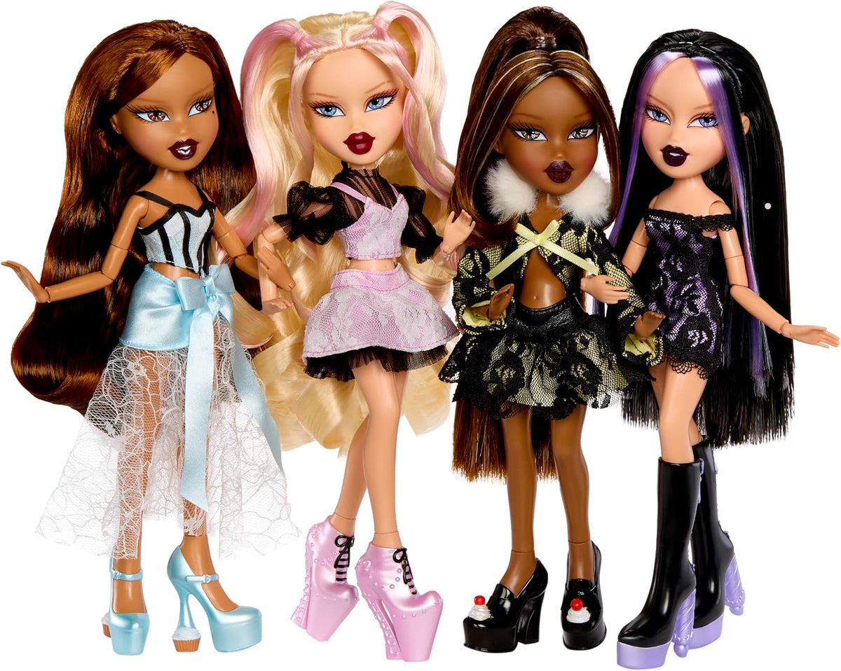 Bratz Boneca Stylin’ Birthdayz – Jade com roupa de festa (camiseta roxa de cetim e botas pretas), camiseta com estampa, embalagem temática de aniversário – Coleção Stylin’ Birthdayz