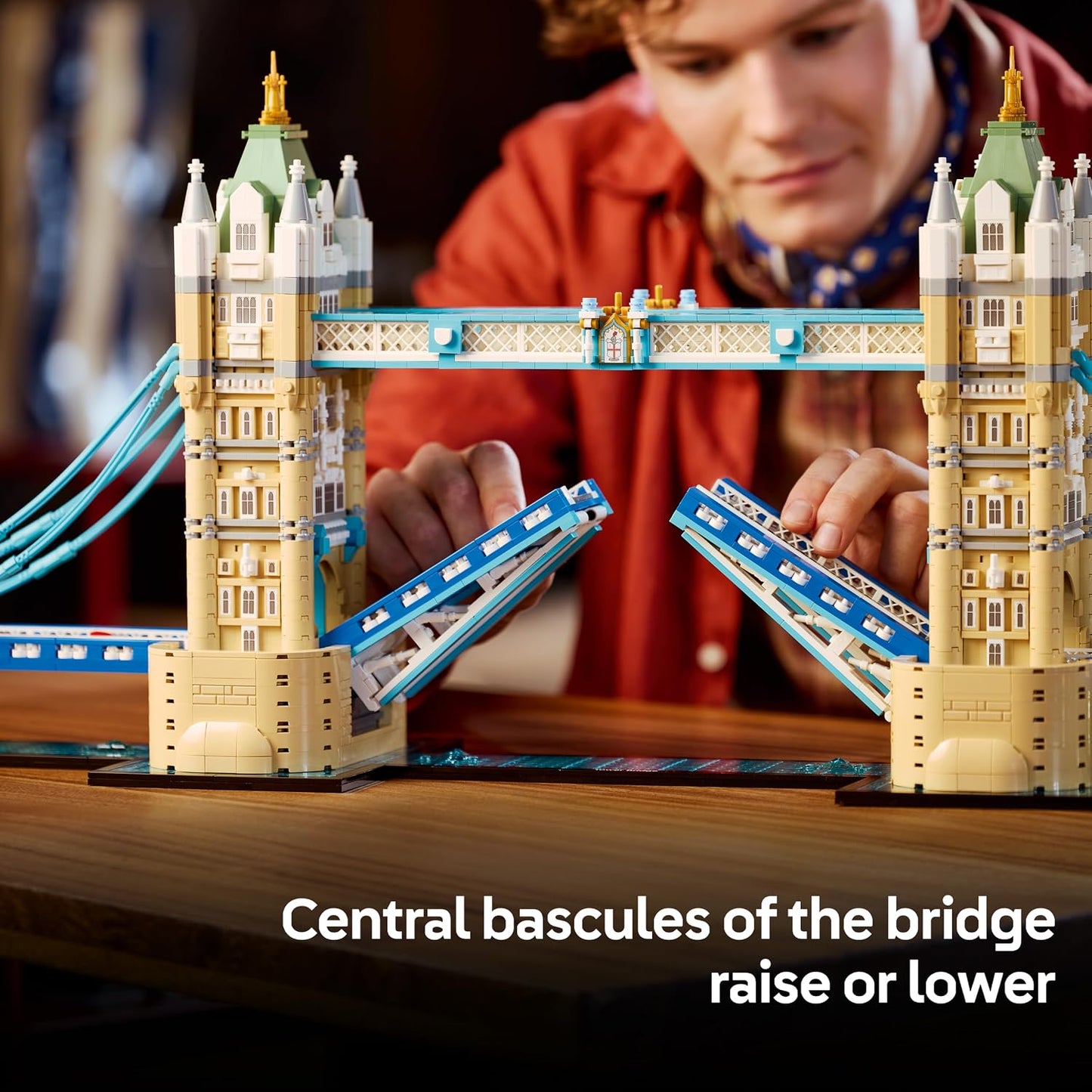 LEGO Architecture Tower Bridge – Kit de Modelo em Miniatura para Montar (Adultos) – Conjunto de Decoração 3D para Prateleira com Ponte Elevadiça, Base do Rio Tâmisa e Ônibus de Londres – Ideia de Presente Colecionável – 21067
