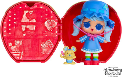 L.O.L. Surprise! Loves Strawberry Shortcake Tots – Bonecas colecionáveis com 7 surpresas, incluindo pet, roupas, sapatos, chapéu e um playset de casa de morango que se transforma; modelos variados