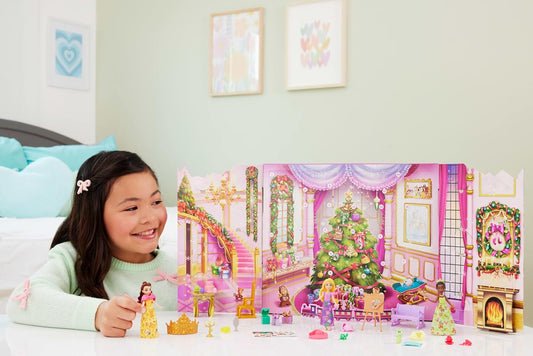 Mattel Calendário do Advento Disney Princess da com Bonecas Rapunzel, Tiana e Bela | 24 Dias de Surpresas: 3 Bonecas Pequenas com Visuais de Inverno, 3 Figuras de Personagens, 6 Looks e 16 Acessórios, JFG79