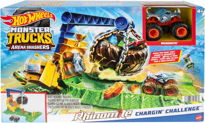 Hot Wheels Monster Trucks Rhinomite Chargin’ Challenge Playset com um caminhão Rhinomite de brinquedo em escala 1:64 e 2 carros esmagados, HTP18