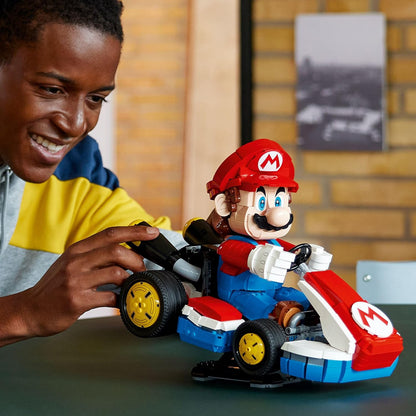 LEGO Mario Kart – Mario e Kart Padrão - Kit de Modelo de Carro e Figura de Personagem da Nintendo para Fãs de Jogos - 72037