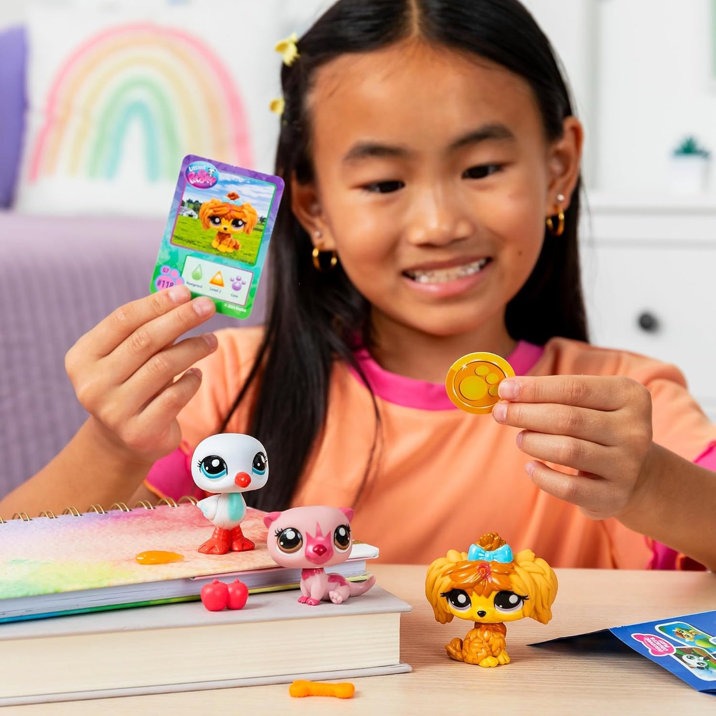 Littlest Pet Shop Série 2 - Trio de Bichinhos de Estimação - Animais do Campo | Cada Trio de Bichinhos de Estimação em Tubo contém 3 Mini Brinquedos LPS, 1 Acessório, 1 Cartão Colecionável e 1 Código Virtual | Brinquedos Colecionáveis
